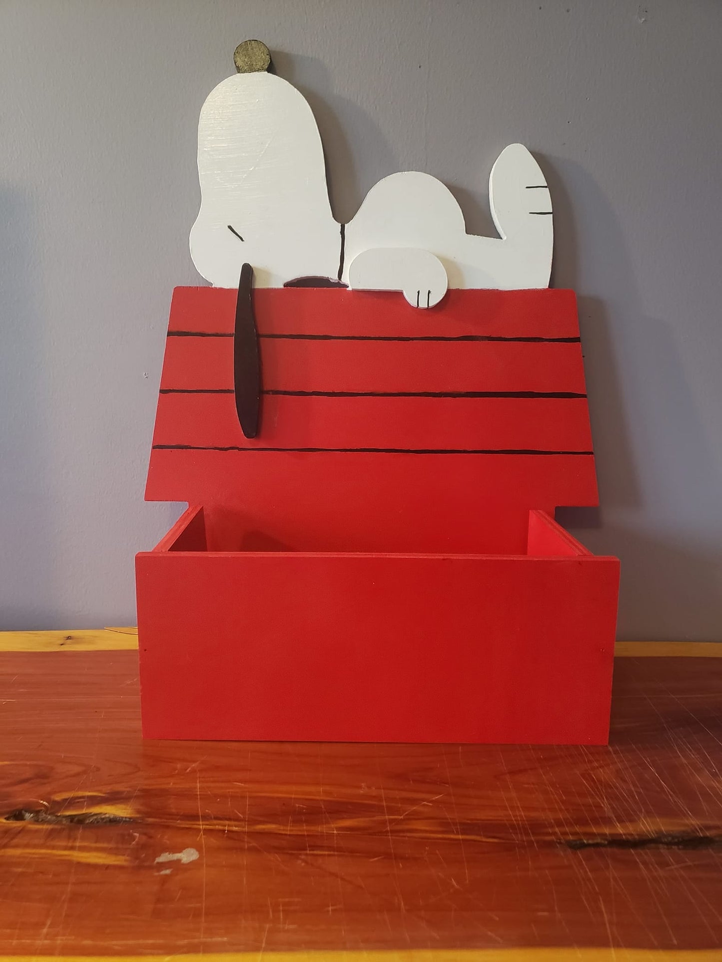 Snoopy Planter - Wooden Planter Box - DIY Kit - Realistic Garden Plant Holder