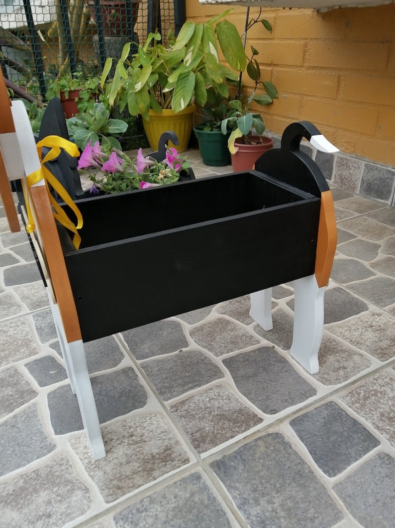 Beagle Dog Planter - Wooden Planter Box - DIY Kit - Realistic Dog Garden Plant Holder