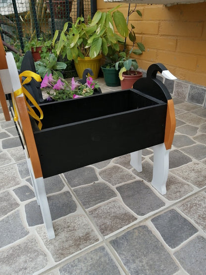 Beagle Dog Planter - Wooden Planter Box - DIY Kit - Realistic Dog Garden Plant Holder