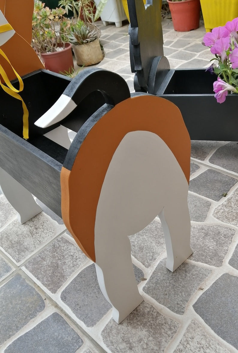 Beagle Dog Planter - Wooden Planter Box - DIY Kit - Realistic Dog Garden Plant Holder