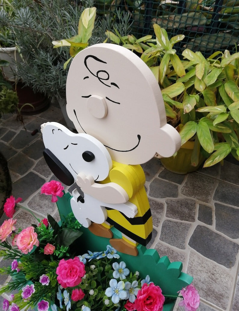 Charlie Brown & Snoopy Planter - Wooden Plant Box - DIY Kit - Realistic Garden Plant Holder