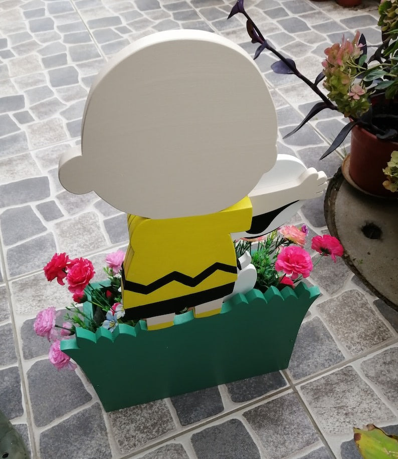 Charlie Brown & Snoopy Planter - Wooden Plant Box - DIY Kit - Realistic Garden Plant Holder