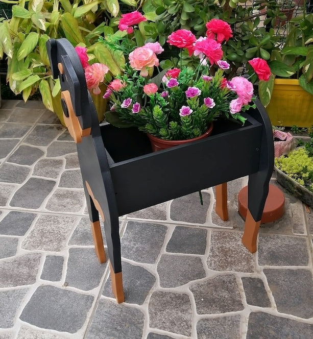 Rottweiler Dog Planter - Wooden Planter Box - DIY Kit - Realistic Dog Garden Plant Holder