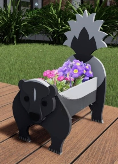 Skunk Animal Planter - Wooden Planter Box - DIY Kit - Realistic Garden Plant Holder